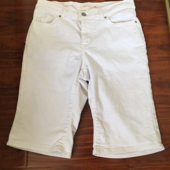 Levi's Pants - Levis white Jean shorts
